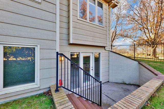 12610 E Bradford Cir, Wichita, KS 67206