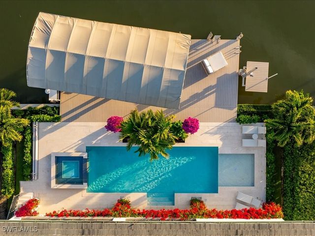 360 Heron AVE, Naples, FL 34108