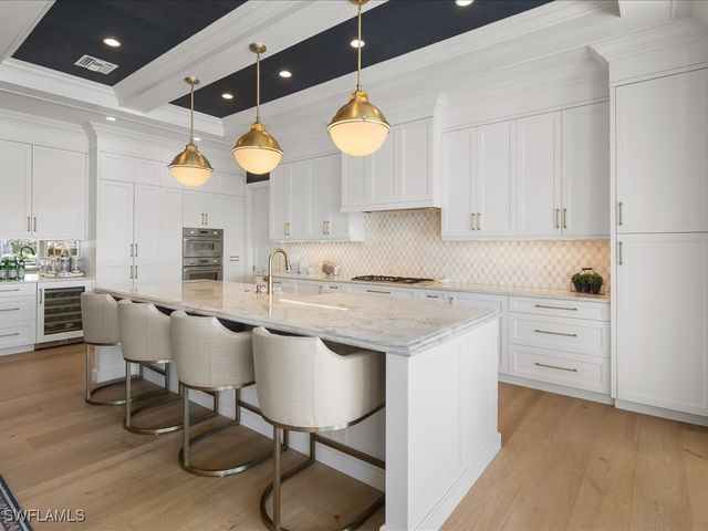 360 Heron AVE, Naples, FL 34108