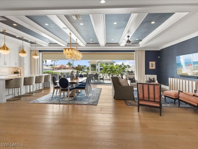 360 Heron AVE, Naples, FL 34108