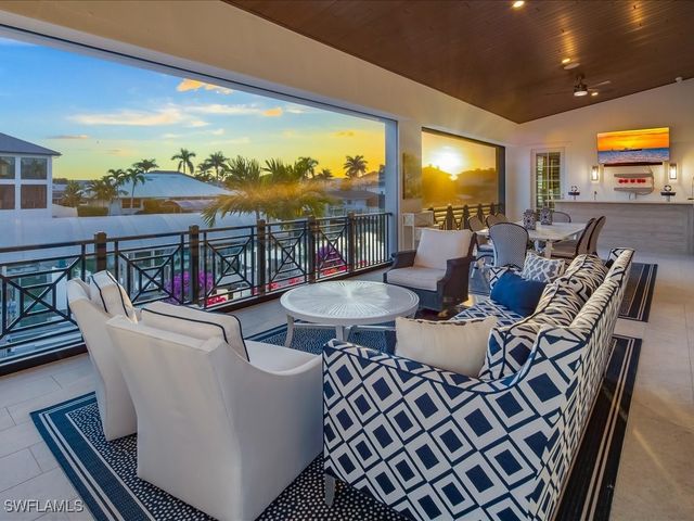 360 Heron AVE, Naples, FL 34108