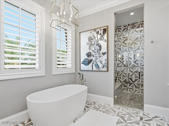 360 Heron AVE, Naples, FL 34108