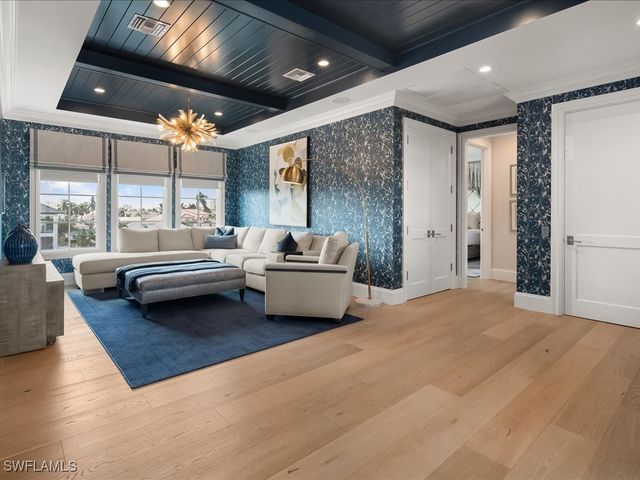 360 Heron AVE, Naples, FL 34108