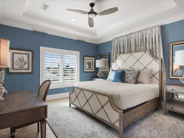 360 Heron AVE, Naples, FL 34108