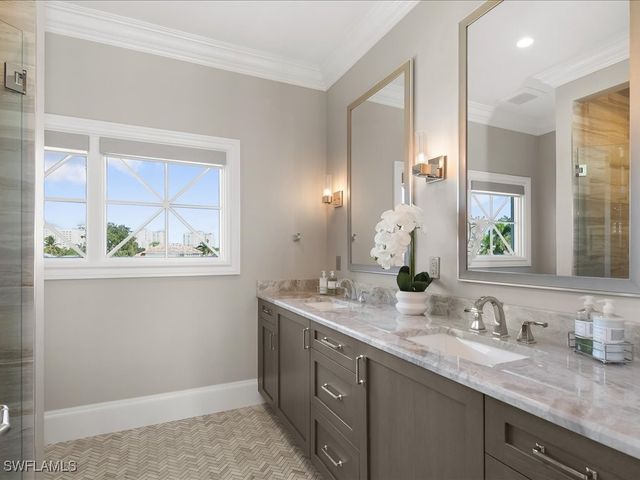 360 Heron AVE, Naples, FL 34108