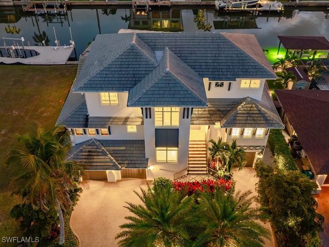 360 Heron AVE, Naples, FL 34108