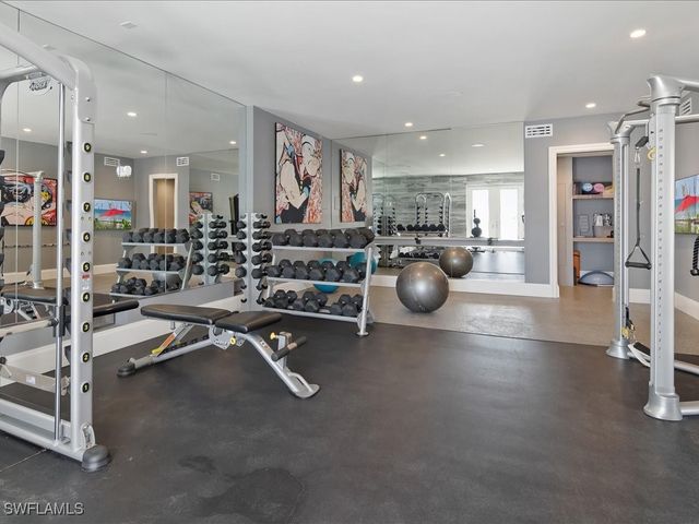 360 Heron AVE, Naples, FL 34108