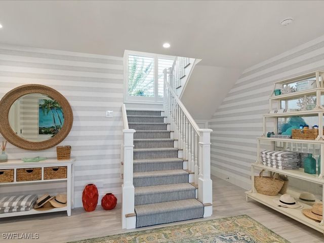 360 Heron AVE, Naples, FL 34108