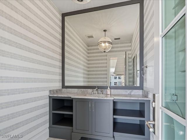 360 Heron AVE, Naples, FL 34108