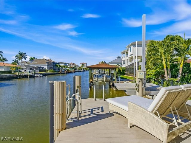 360 Heron AVE, Naples, FL 34108