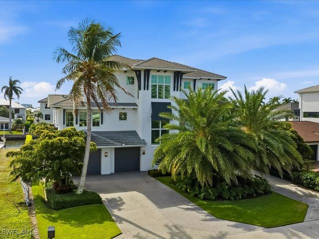 360 Heron AVE, Naples, FL 34108