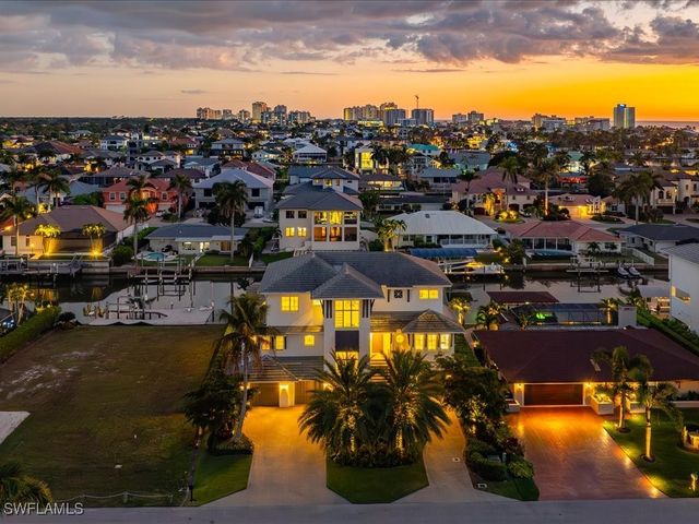 360 Heron AVE, Naples, FL 34108