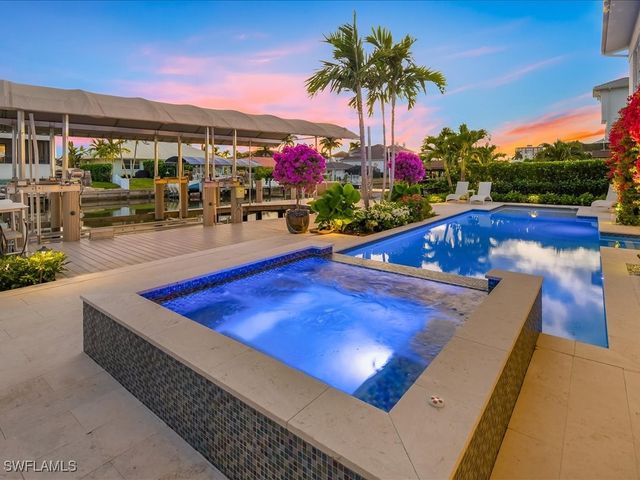 360 Heron AVE, Naples, FL 34108