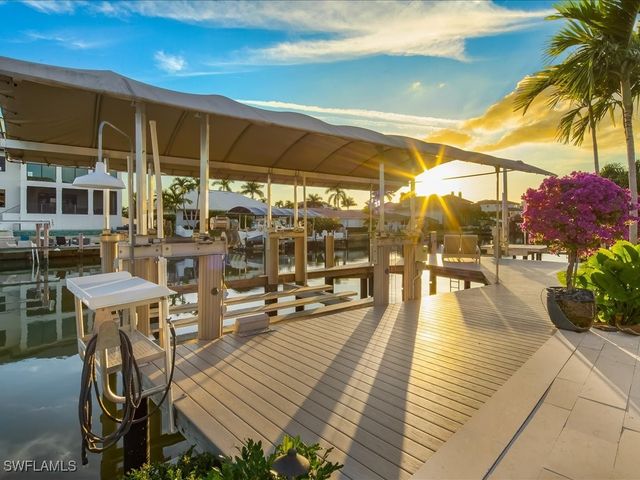 360 Heron AVE, Naples, FL 34108