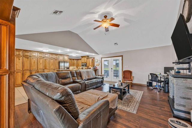 334 SW Bradford Ln, Lawton, OK 73505
