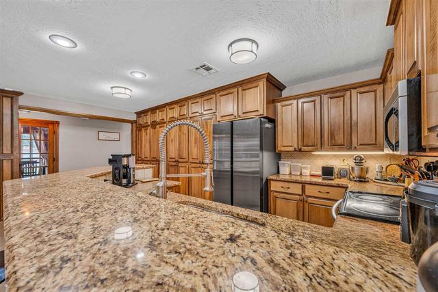 334 SW Bradford Ln, Lawton, OK 73505
