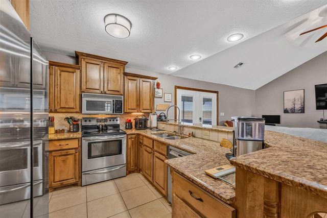 334 SW Bradford Ln, Lawton, OK 73505