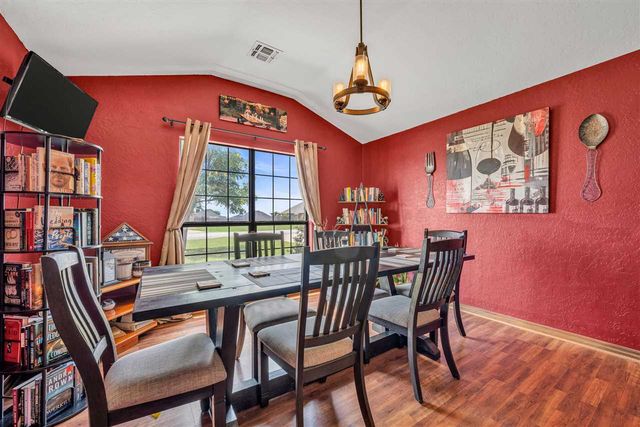 334 SW Bradford Ln, Lawton, OK 73505
