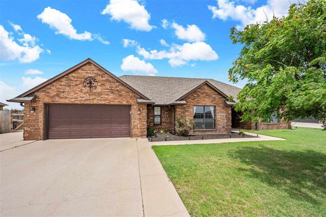 334 SW Bradford Ln, Lawton, OK 73505