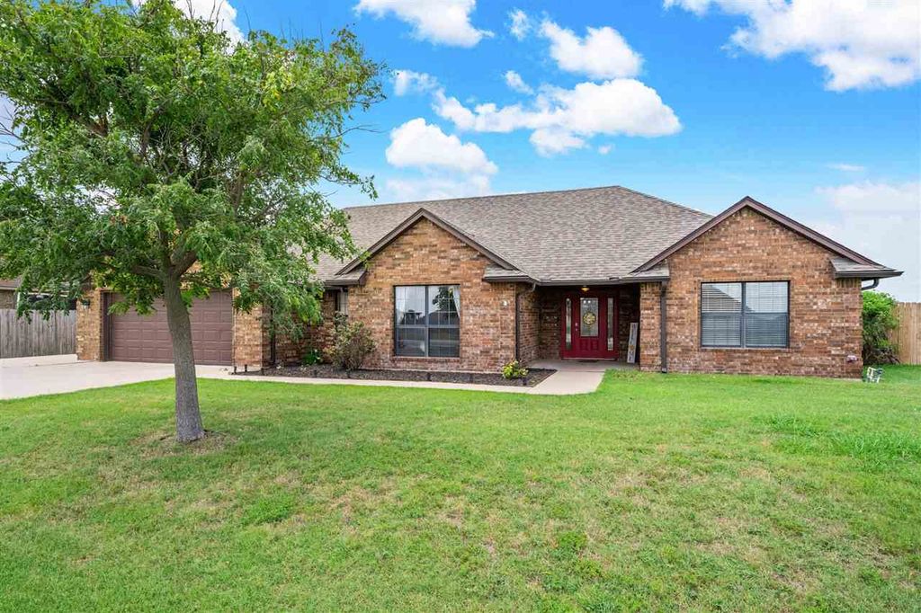 334 SW Bradford Ln, Lawton, OK 73505