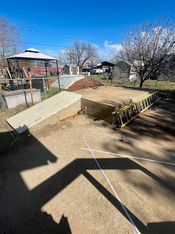 210 S 20th St, Frederick, OK 73542