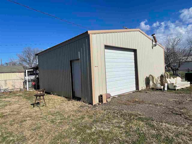 210 S 20th St, Frederick, OK 73542