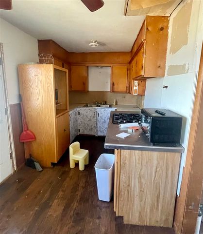 210 S 20th St, Frederick, OK 73542