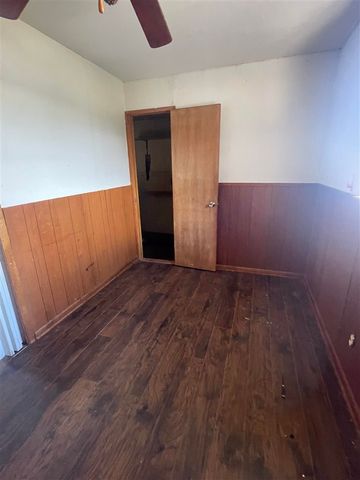 210 S 20th St, Frederick, OK 73542