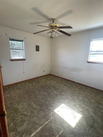 210 S 20th St, Frederick, OK 73542