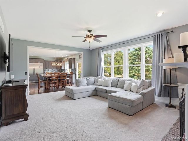 1209 Miners Run, Rochester, MI 48306