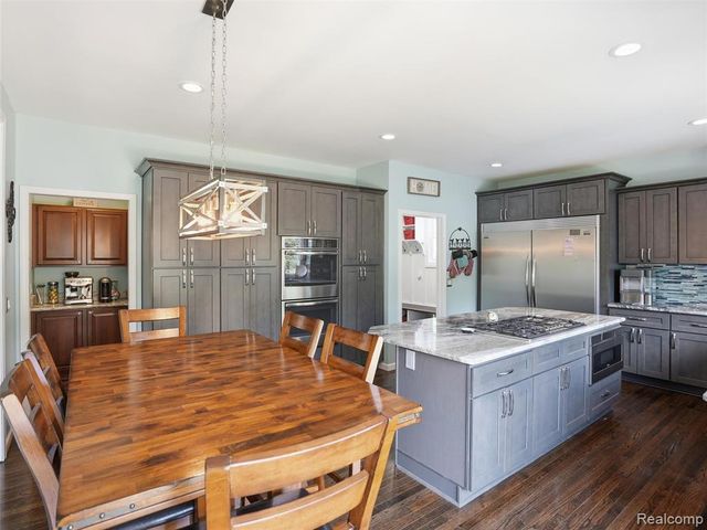 1209 Miners Run, Rochester, MI 48306