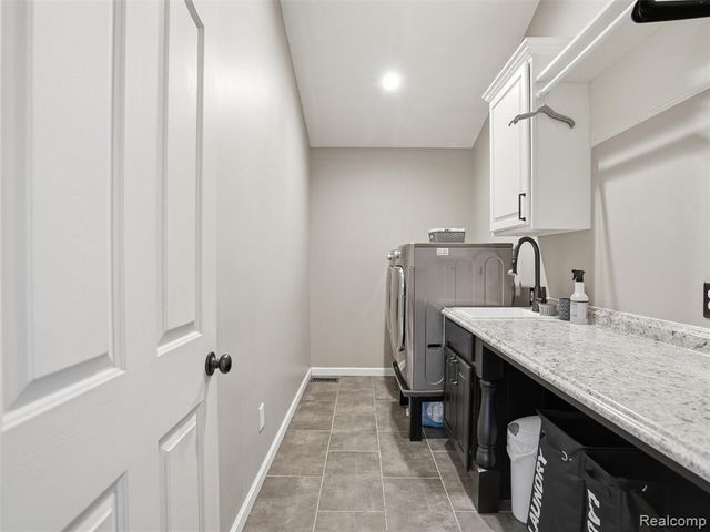1209 Miners Run, Rochester, MI 48306