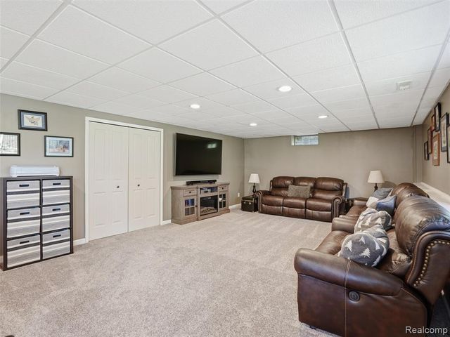 1209 Miners Run, Rochester, MI 48306