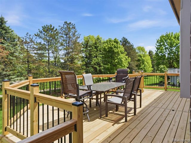 1209 Miners Run, Rochester, MI 48306