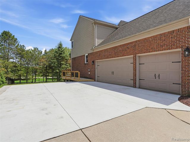 1209 Miners Run, Rochester, MI 48306