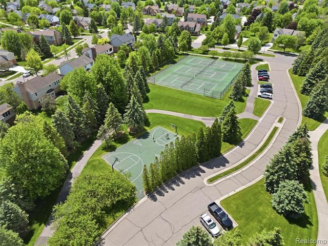 1209 Miners Run, Rochester, MI 48306
