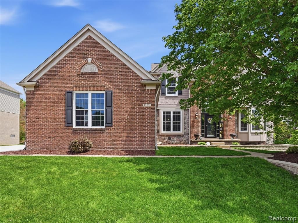 1209 Miners Run, Rochester, MI 48306