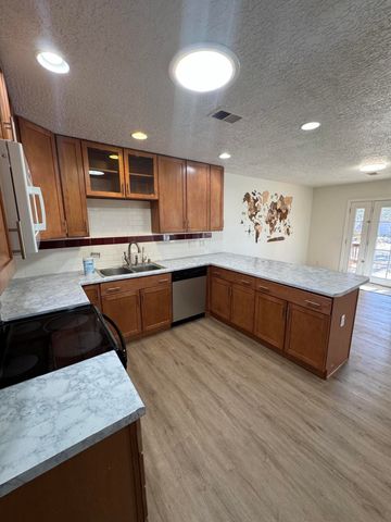 12916 Bryce Avenue NE, Albuquerque, NM 87112