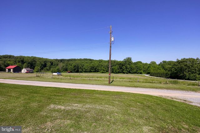 942-D BUCK RD, Quarryville, PA 17566