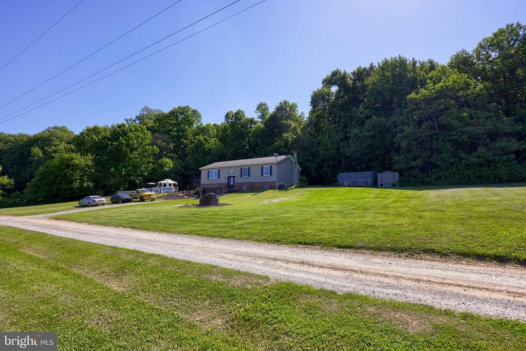 942-D BUCK RD, Quarryville, PA 17566