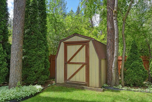 4916 GREENLEAF Ave, Spokane, WA 99021