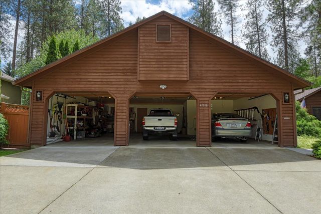 4916 GREENLEAF Ave, Spokane, WA 99021