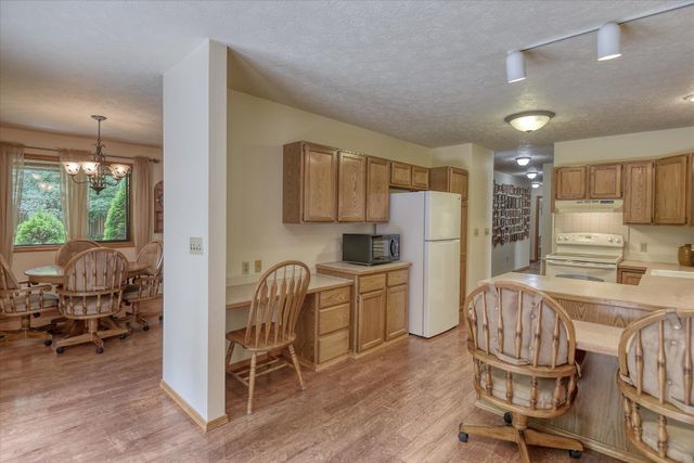 4916 GREENLEAF Ave, Spokane, WA 99021