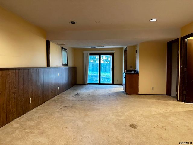 3726 Burr Oak Avenue, Bellevue, NE 68123