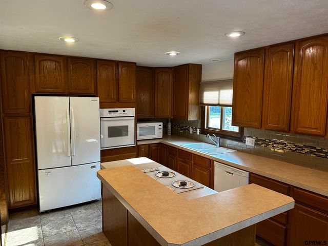 3726 Burr Oak Avenue, Bellevue, NE 68123