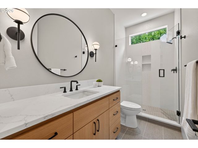 3652 Nw LANA Pl, Portland, OR 97229