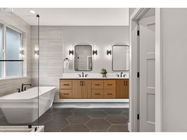 3652 Nw LANA Pl, Portland, OR 97229