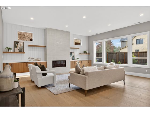 3652 Nw LANA Pl, Portland, OR 97229