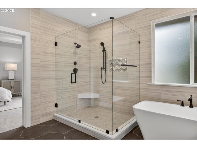 3652 Nw LANA Pl, Portland, OR 97229