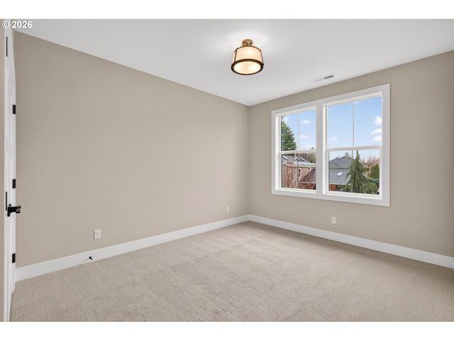 3652 Nw LANA Pl, Portland, OR 97229